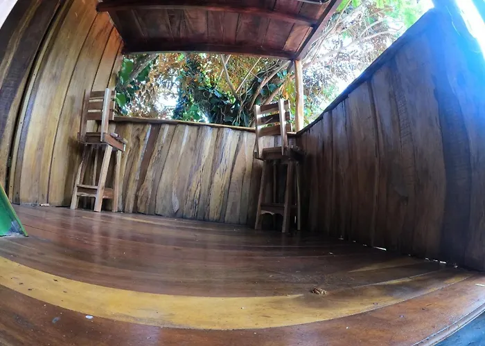 Tree House Samanea Lodge