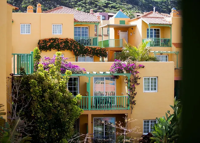 Apartamentos La Caleta