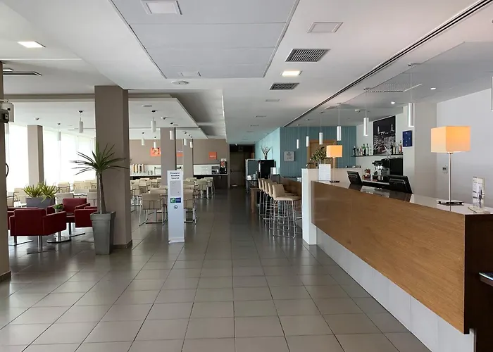 Holiday Inn Express Vitoria By Ihg