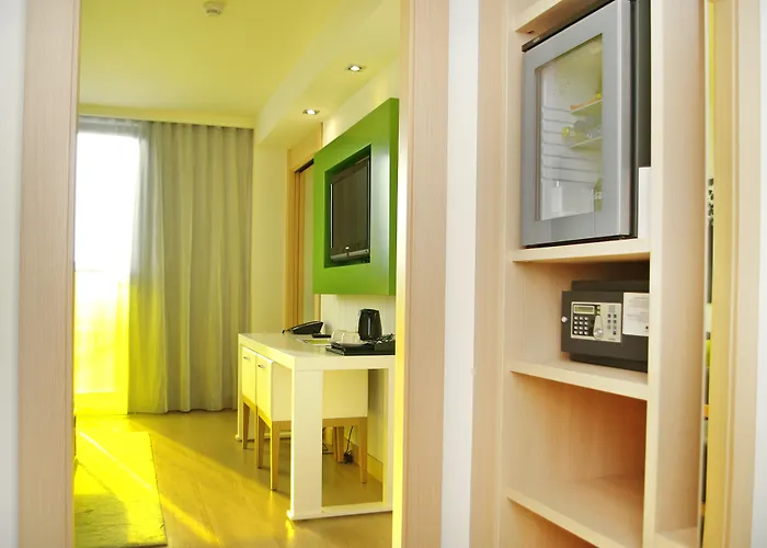 Doubletree By Hilton Girona