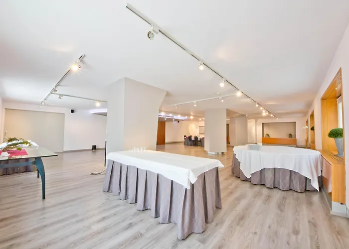 Aparthotel Atenea Valles