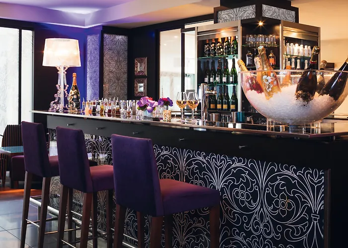 Crowne Plaza Paris - Neuilly, An Ihg Hotel