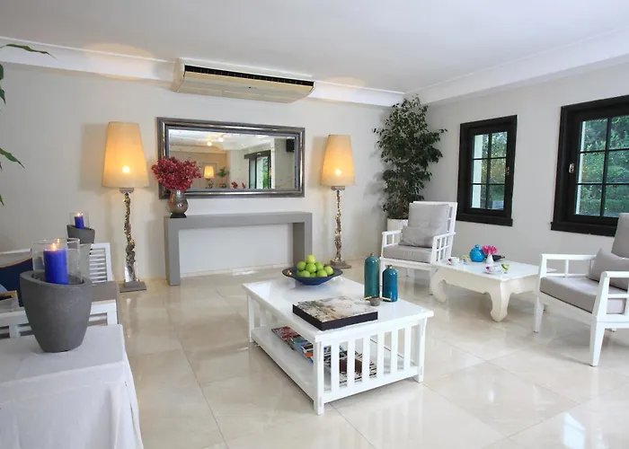 Zeytinada Hotel