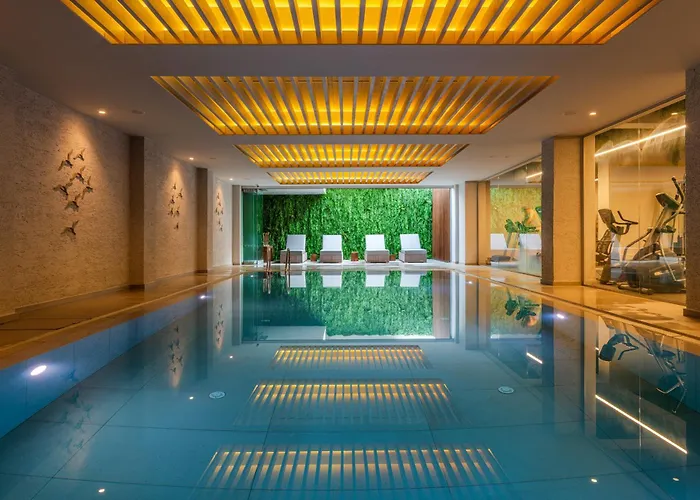 Nelia Beach Hotel & Spa