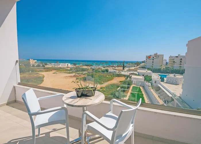 New Famagusta Hotel & Suites