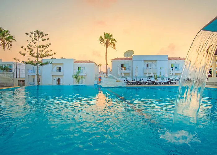New Famagusta Hotel & Suites