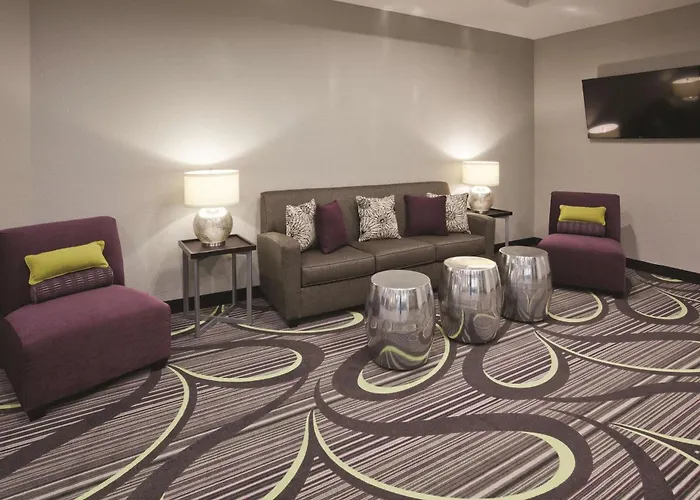Bloom Hotel