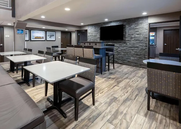 La Quinta By Wyndham Anchorage Airport