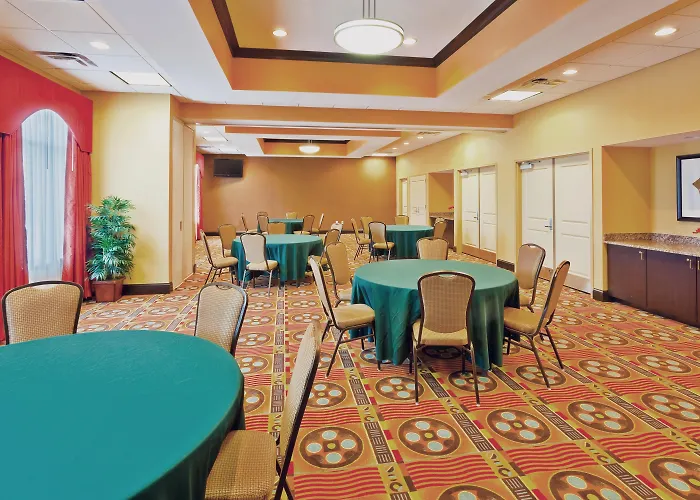 Holiday Inn Express Nashville-Opryland By Ihg