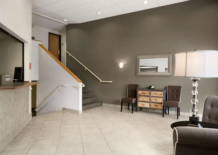 Super 8 By Wyndham Portland Airport