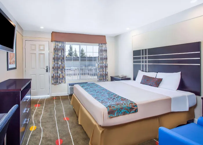 Travelodge By Wyndham Fresno Yosemite Area