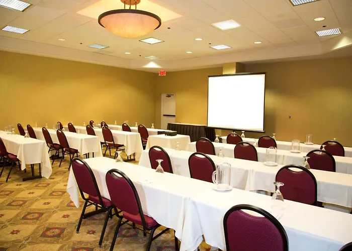 Embassy Suites By Hilton Tulsa I-44