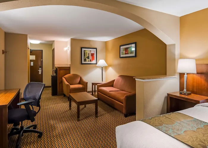 Best Western Plus Airport Inn & Suites