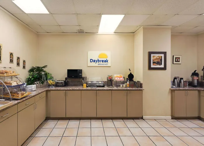 Days Inn By Wyndham Birmingham Al