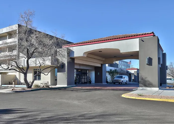 Ramada By Wyndham Albuquerque Midtown Hotel