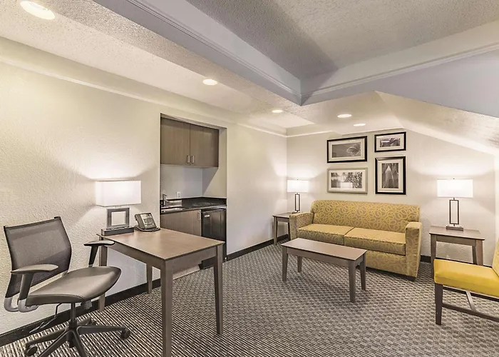 La Quinta Inn & Suites By Wyndham Austin Near The Domain