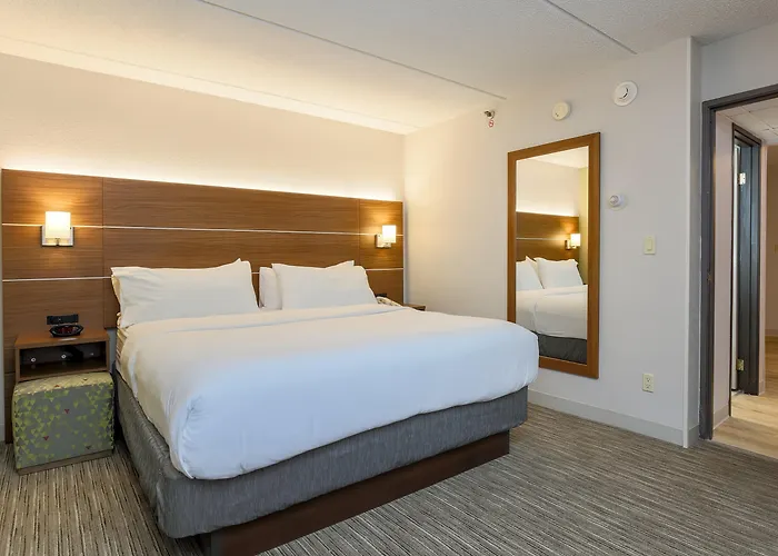 Holiday Inn Express Milwaukee - West Medical Center By Ihg