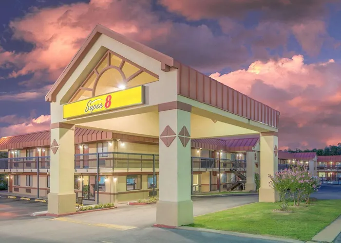 Super 8 By Wyndham Tulsa - Route 66