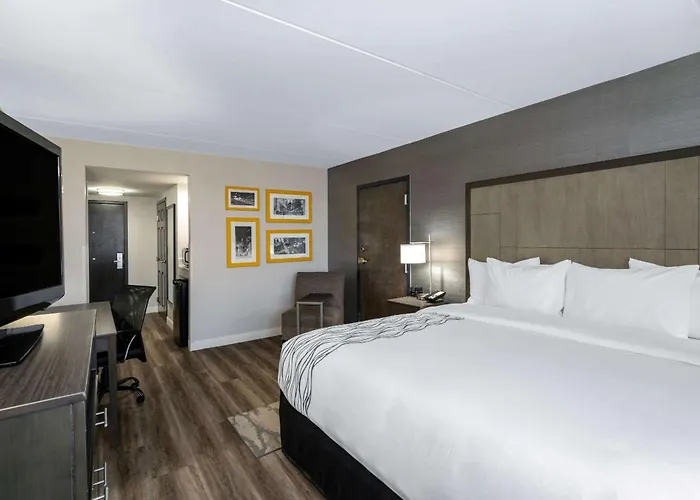 La Quinta By Wyndham Raleigh Downtown North