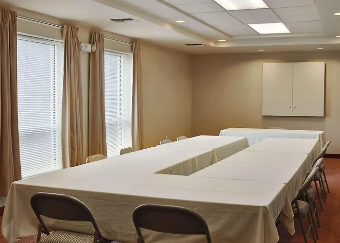 Ramada By Wyndham Seatac Airport