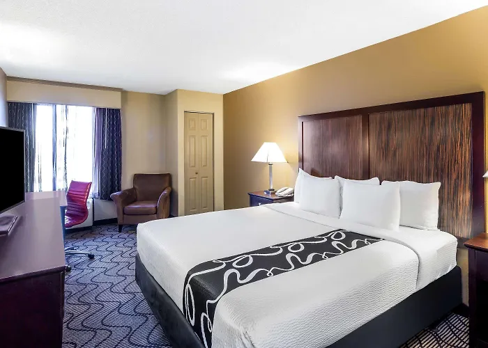 Oakland Airport Arena Hotel