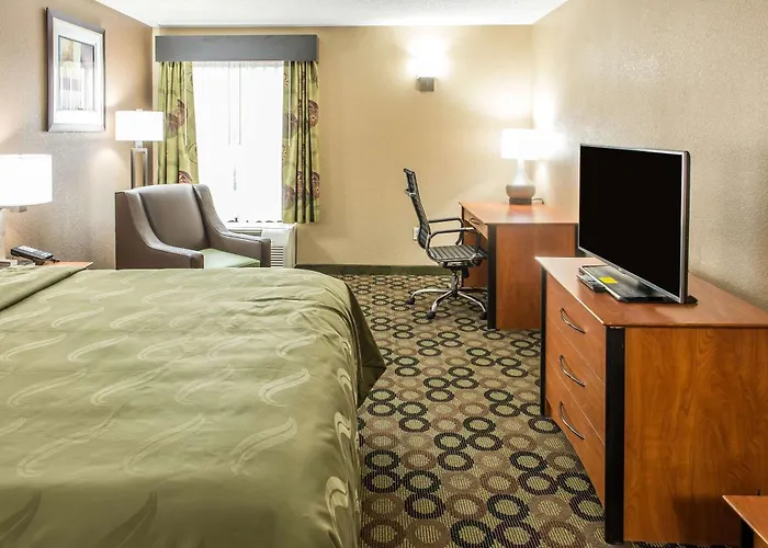 Quality Inn & Suites Columbus West - Hilliard