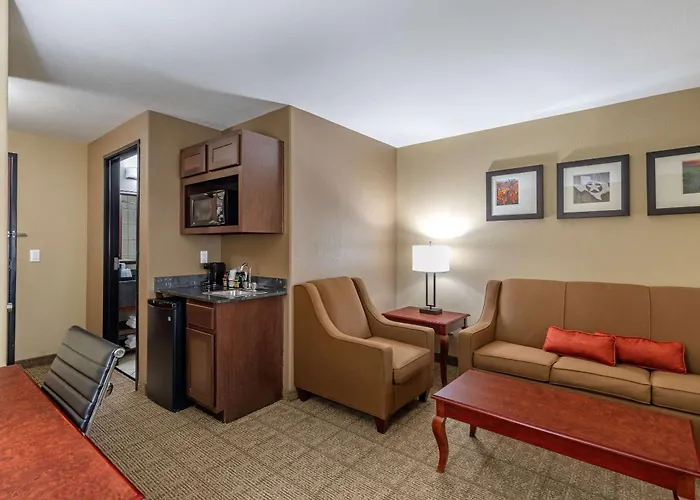 Comfort Suites Ennis