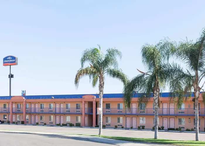 Howard Johnson By Wyndham Bakersfield