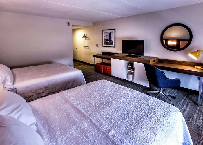 Hampton Inn & Suites Staten Island