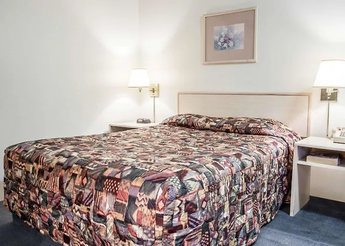 Rodeway Inn & Suites
