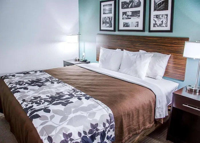 Sleep Inn & Suites Center
