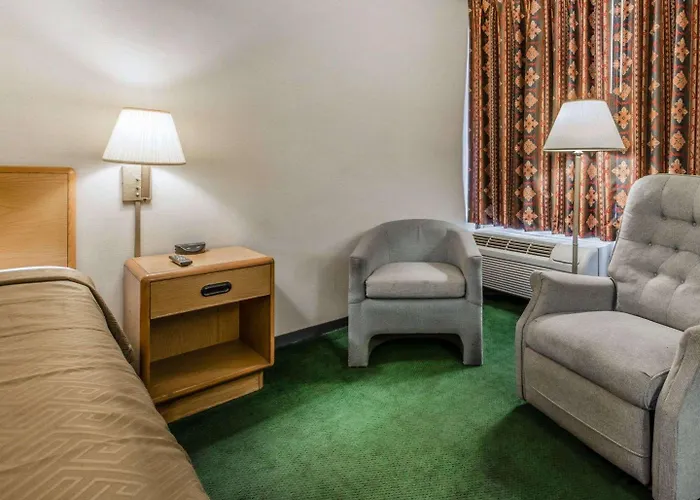 Econo Lodge Altoona I-99