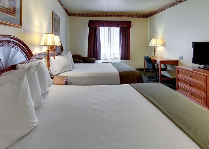 Quality Inn & Suites Glen Rose