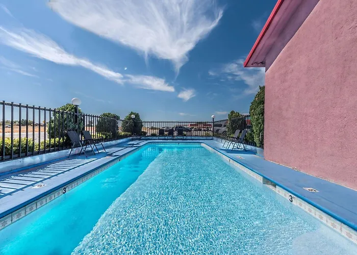 Super 8 By Wyndham Eastland