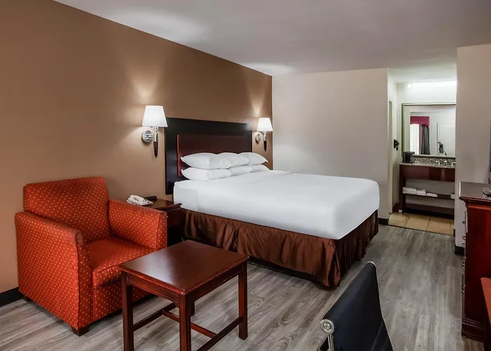 Days Inn & Suites By Wyndham Tyler