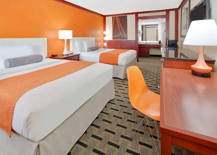 Howard Johnson By Wyndham San Marcos