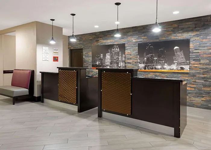 La Quinta By Wyndham Houston Iah Bush Intl Airport E