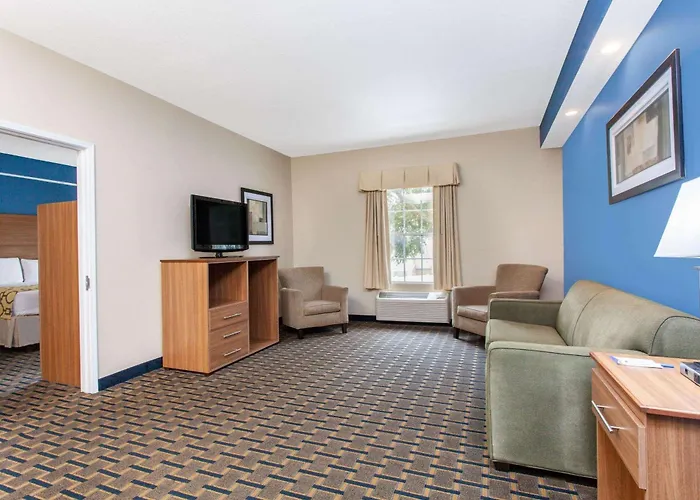 Baymont By Wyndham Jacksonville/Butler Blvd
