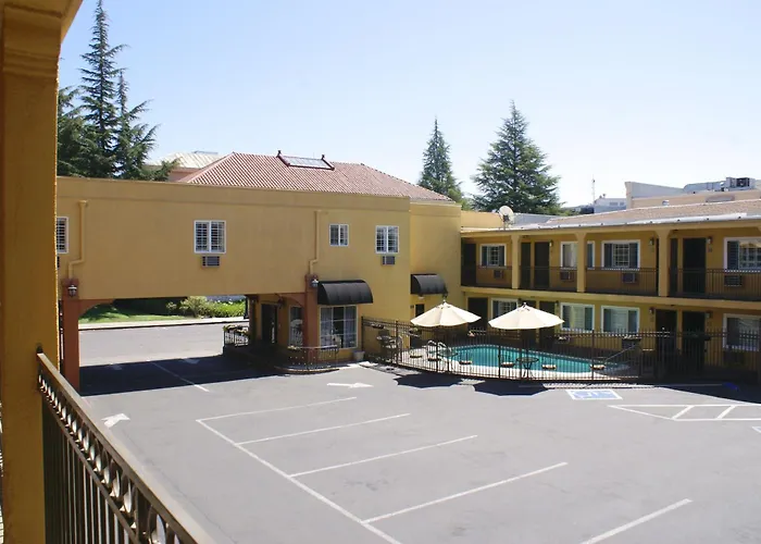Napa Valley Hotel & Suites