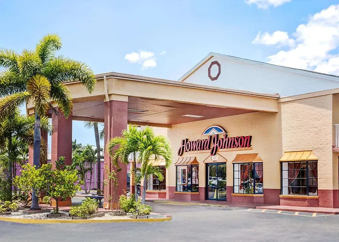 Howard Johnson By Wyndham Ft. Myers Fl