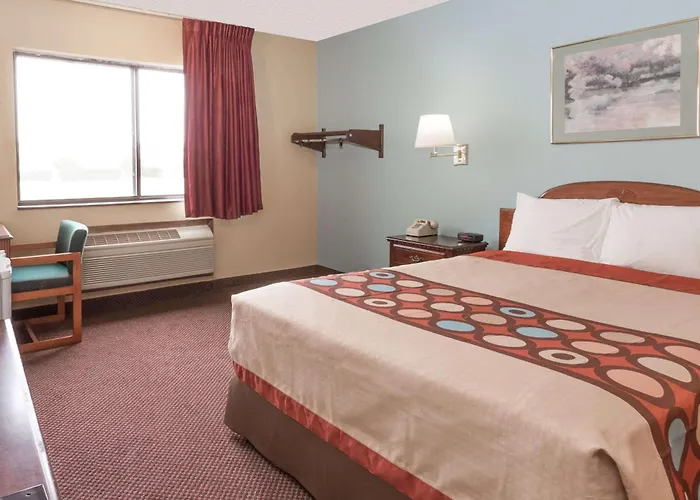 Super 8 By Wyndham Woodstock