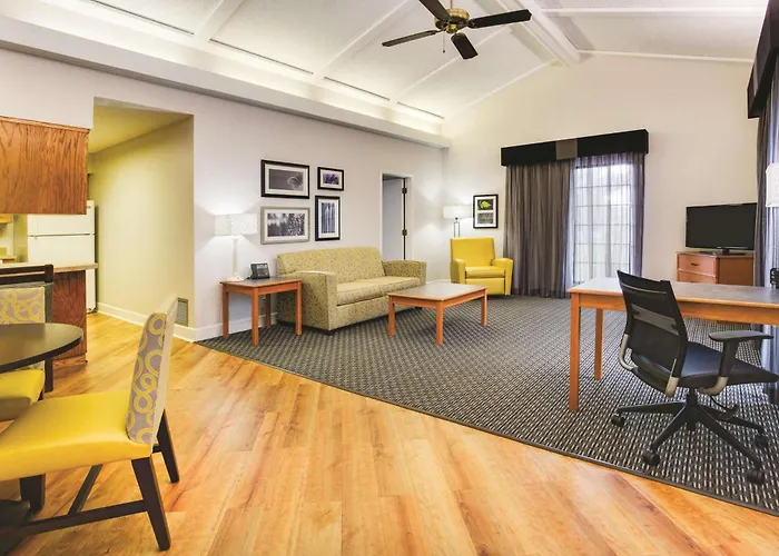 Days Inn By Wyndham Gainesville Florida