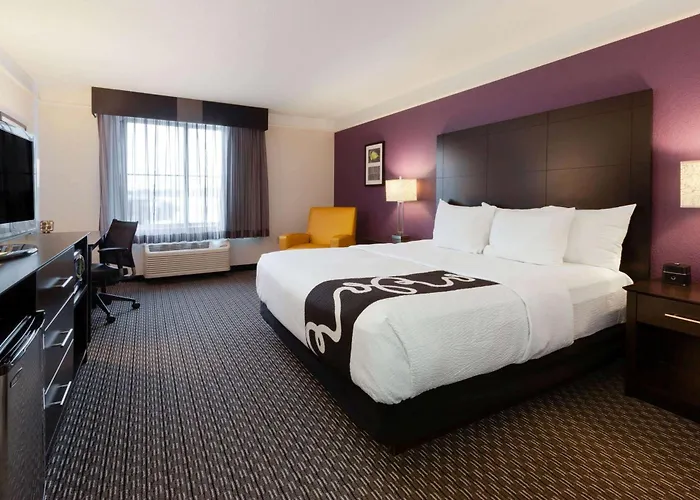 La Quinta By Wyndham Detroit Utica