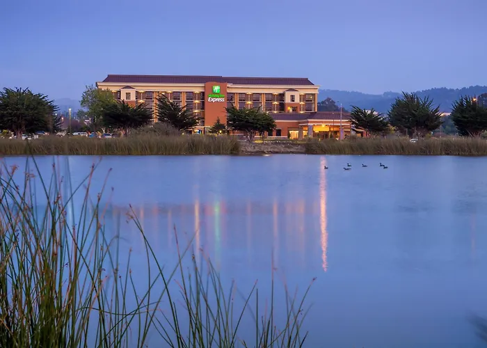 Holiday Inn Express At Monterey Bay By Ihg Seaside