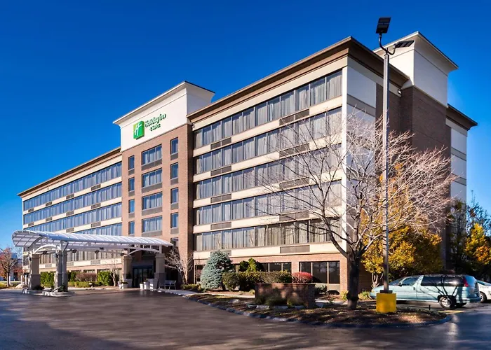 Holiday Inn & Suites Warren By Ihg