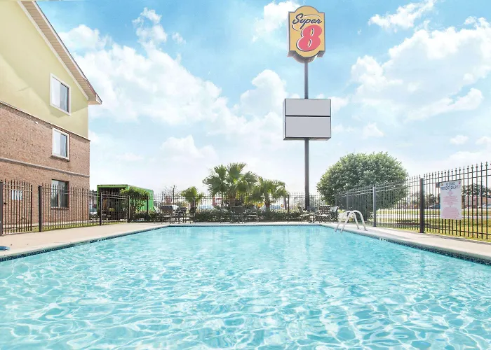 Super 8 By Wyndham Lafayette La Hotel