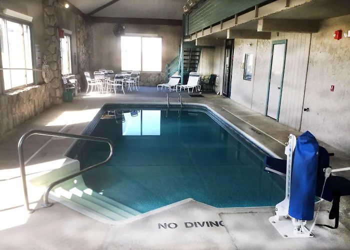 Econo Lodge South