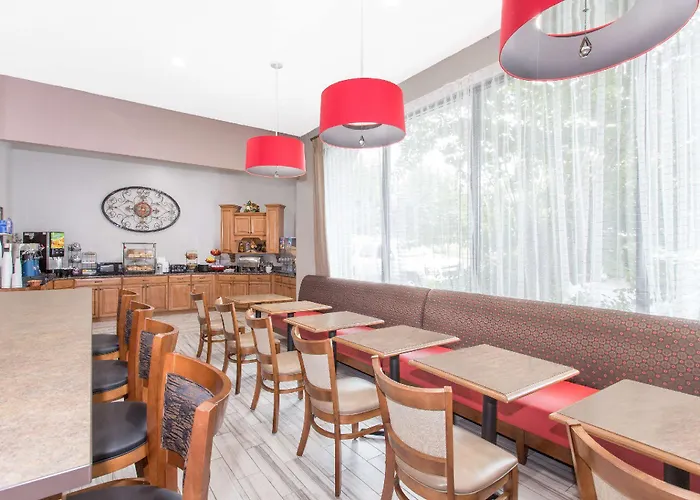 Ramada By Wyndham Hendersonville