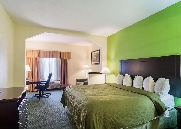 Quality Inn & Suites Harvey - Chicago Southland