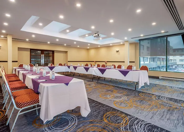 Quality Hotel Dorval Aeroport